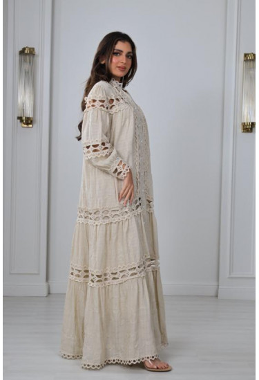 جلابية نسائية مزينة بجوبير مفرغ 