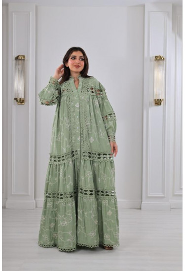 جلابية نسائية مزينة بجوبير مفرغ 