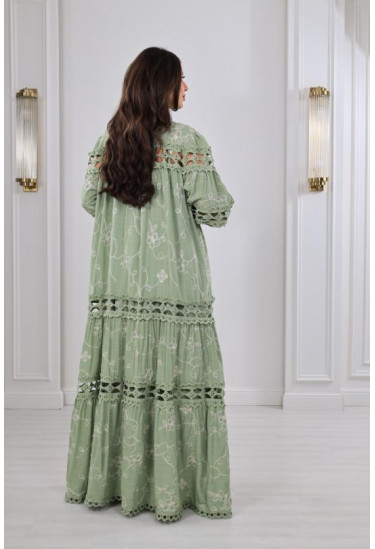 جلابية نسائية مزينة بجوبير مفرغ 