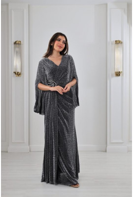 فستان سهرة مزين بزخارف بارزة