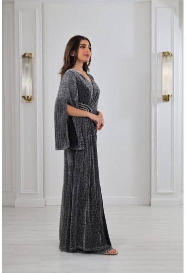 فستان سهرة مزين بزخارف بارزة فستان سهرة مزين بزخارف بارزة