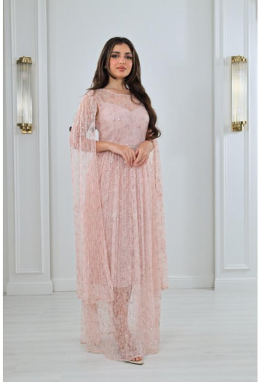 فستان نسائي من الدانتيل اللامع