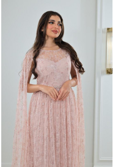 فستان نسائي من الدانتيل اللامع