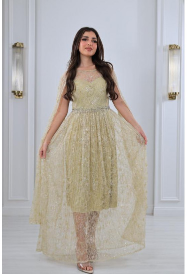 فستان نسائي من الدانتيل اللامع