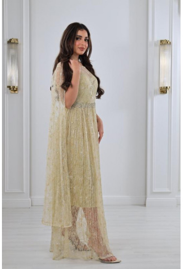 فستان نسائي من الدانتيل اللامع