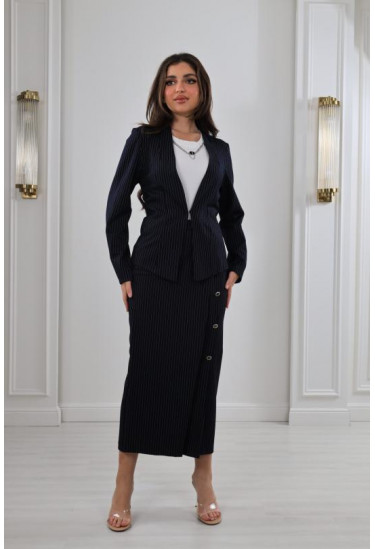 طقم نسائى راقي مزين بخطوط رقيقة