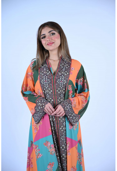 جلابية نسائية بنقوش و زهور ملونة