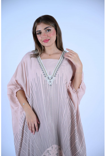 جلابيه نسائي مطرزه مع كشكشه من اسفل جلابيه نسائي مطرزه مع كشكشه من اسفل