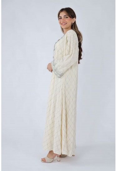 جلابيه بتطريز هندسي رقيق