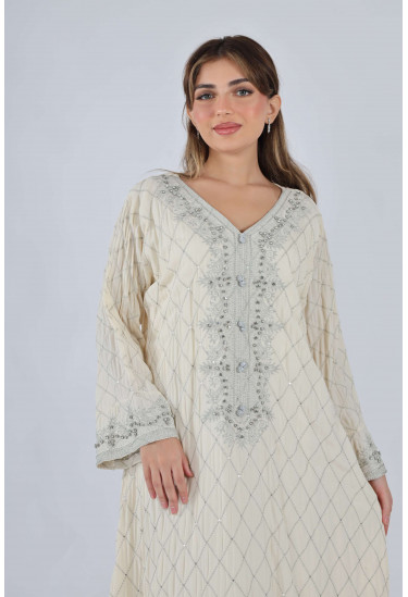 جلابيه بتطريز هندسي رقيق