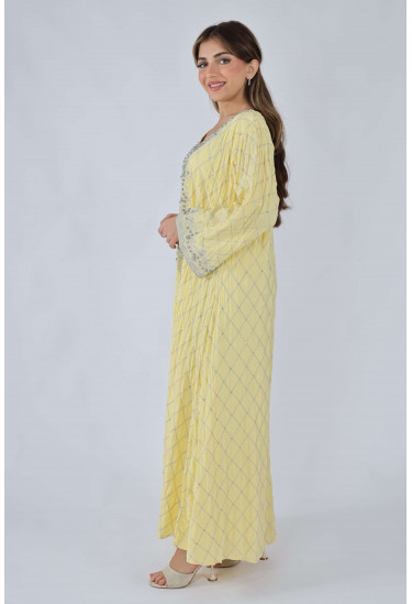 جلابيه بتطريز هندسي رقيق