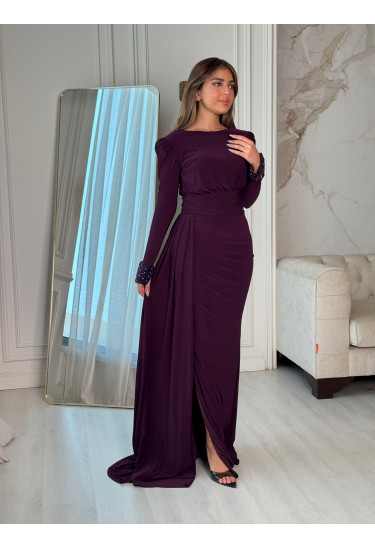 فساتين سهرة بأكمام طويلة وتطريز