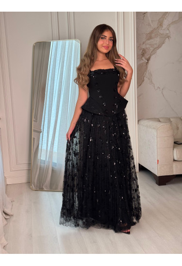 فستان سهرة أسود بدون أكتاف