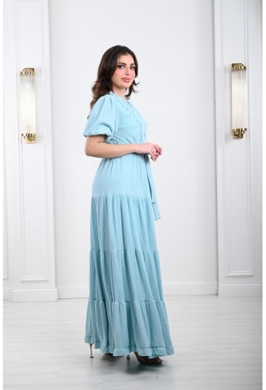 فستان نسائي بنسيج كروشية و نمط صدر كروازية