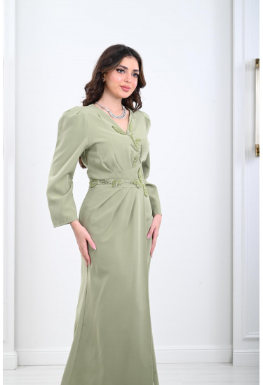 فستان سهرة نسائي بنمط لف مطرز فستان سهرة نسائي بنمط لف مطرز