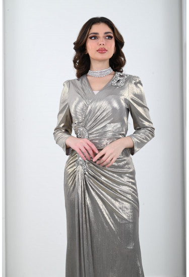 فستان سهرة طويل بنمط عصري أنيق