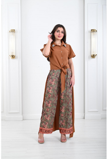 طقم نسائي رقيق مزين بالزهور