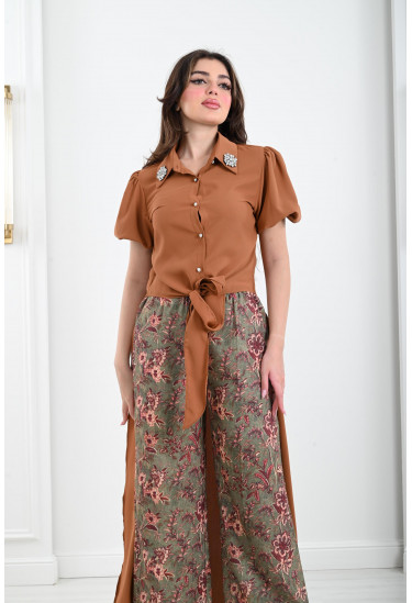 طقم نسائي رقيق مزين بالزهور