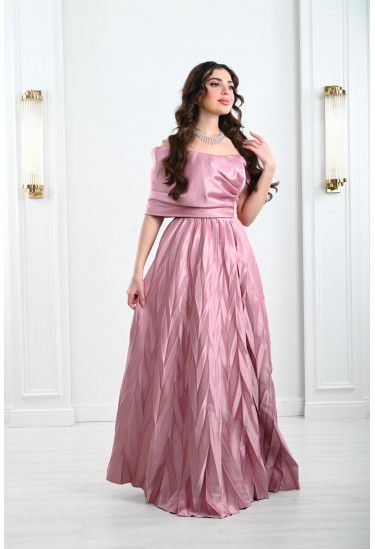 فستان سهرة نسائي بقصة فريدة و مميزة