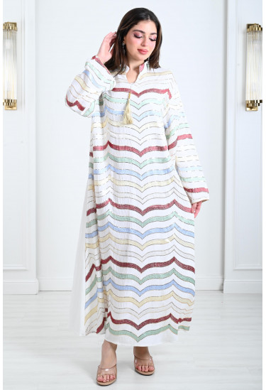 جلابية نسائية بخطوط زجزاجية مطرزة 