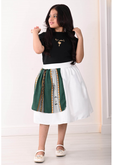 تنورة أنيقة بطبعات انسيابية لليوم الوطني 