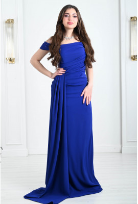 فستان نسائي طويل بتصميم ناعم و أنيق