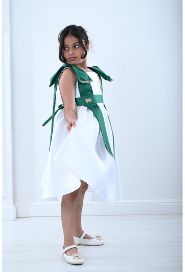 فستان بناتي بتصميم أنيق لليوم الوطني السعودي