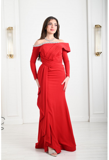 فستان سهرة نسائي بقصات متداخلة 