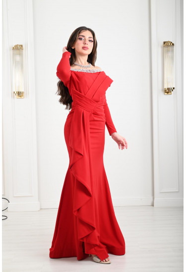 فستان سهرة نسائي بقصات متداخلة 