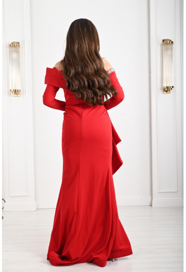 فستان سهرة نسائي بقصات متداخلة 