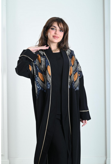 طقم نسائي بتطريز راقي