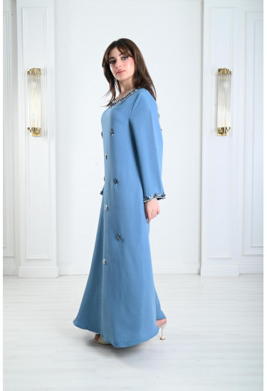 جلابية نسائية بتصميم ناعم مميز