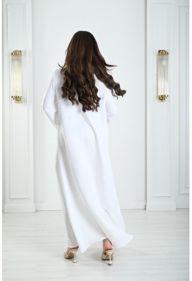 جلابية نسائية بتصميم ناعم مميز