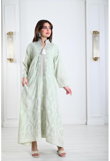 جلابية مطرزة نمط جيوب 