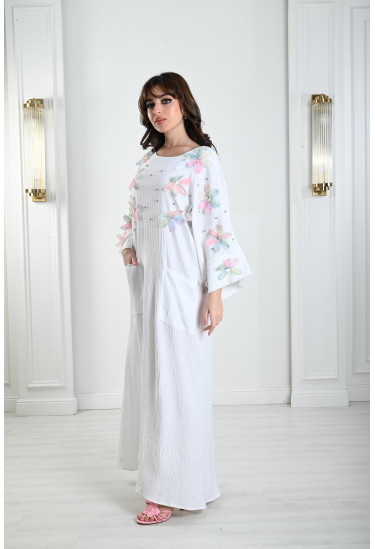 جلابية نسائية مزينة بوردات ناعمة 