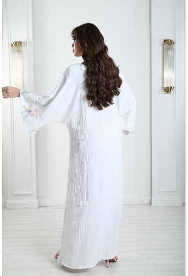 جلابية نسائية مزينة بوردات ناعمة 