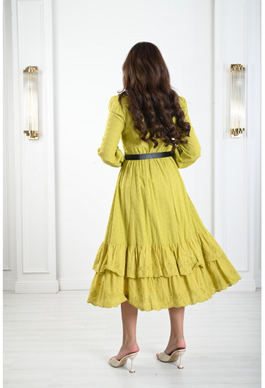 فستان مزين بحواف مدرجة كشكش فستان مزين بحواف مدرجة كشكش