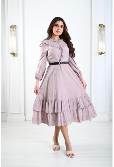 فستان مزين بحواف مدرجة كشكش فستان مزين بحواف مدرجة كشكش