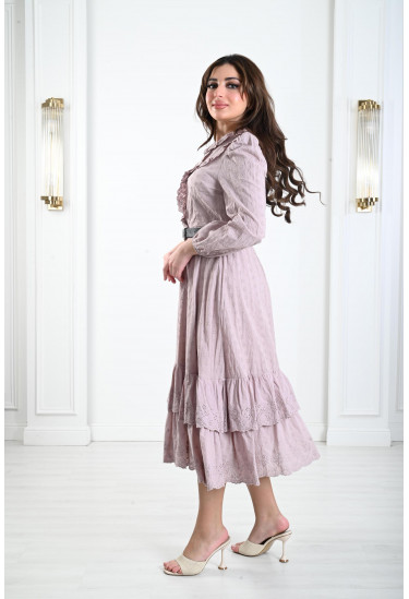 فستان مزين بحواف مدرجة كشكش فستان مزين بحواف مدرجة كشكش