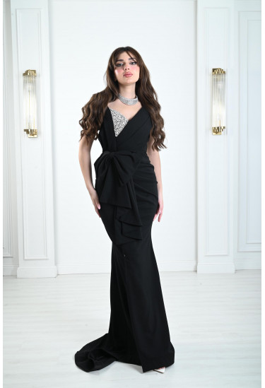 فستان أنيقة بقصة ملتفة 