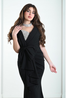 فستان أنيقة بقصة ملتفة 