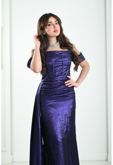 فستان مكشوف الأكتاف 