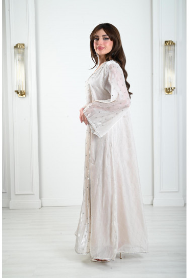 جلابية ناعمة مزينة بتطريز رقيق جلابية ناعمة مزينة بتطريز رقيق