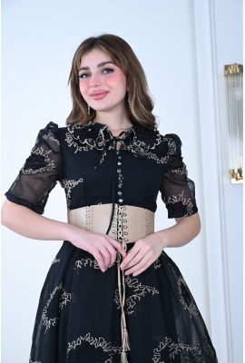 فستان أنيق مزين بحزام كورسيه 