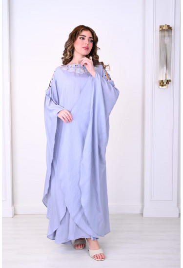 جلابية أنيقة  بتصميم فضفاض وتطريز جذاب