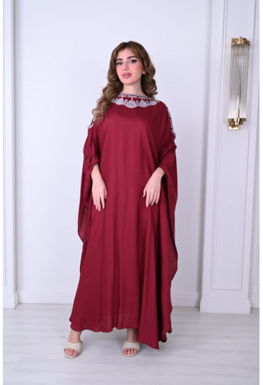 جلابية أنيقة  بتصميم فضفاض وتطريز جذاب