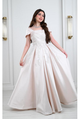 فستان نسائي طويل من نسيج الستان اللامع