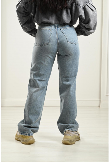 بنطلون جينز بقصة مستقيمة