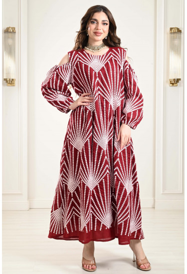 جلابية مطرز بتصميم واسع