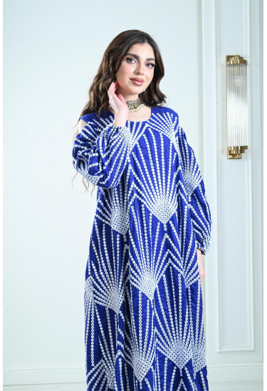 جلابية مطرز بتصميم واسع